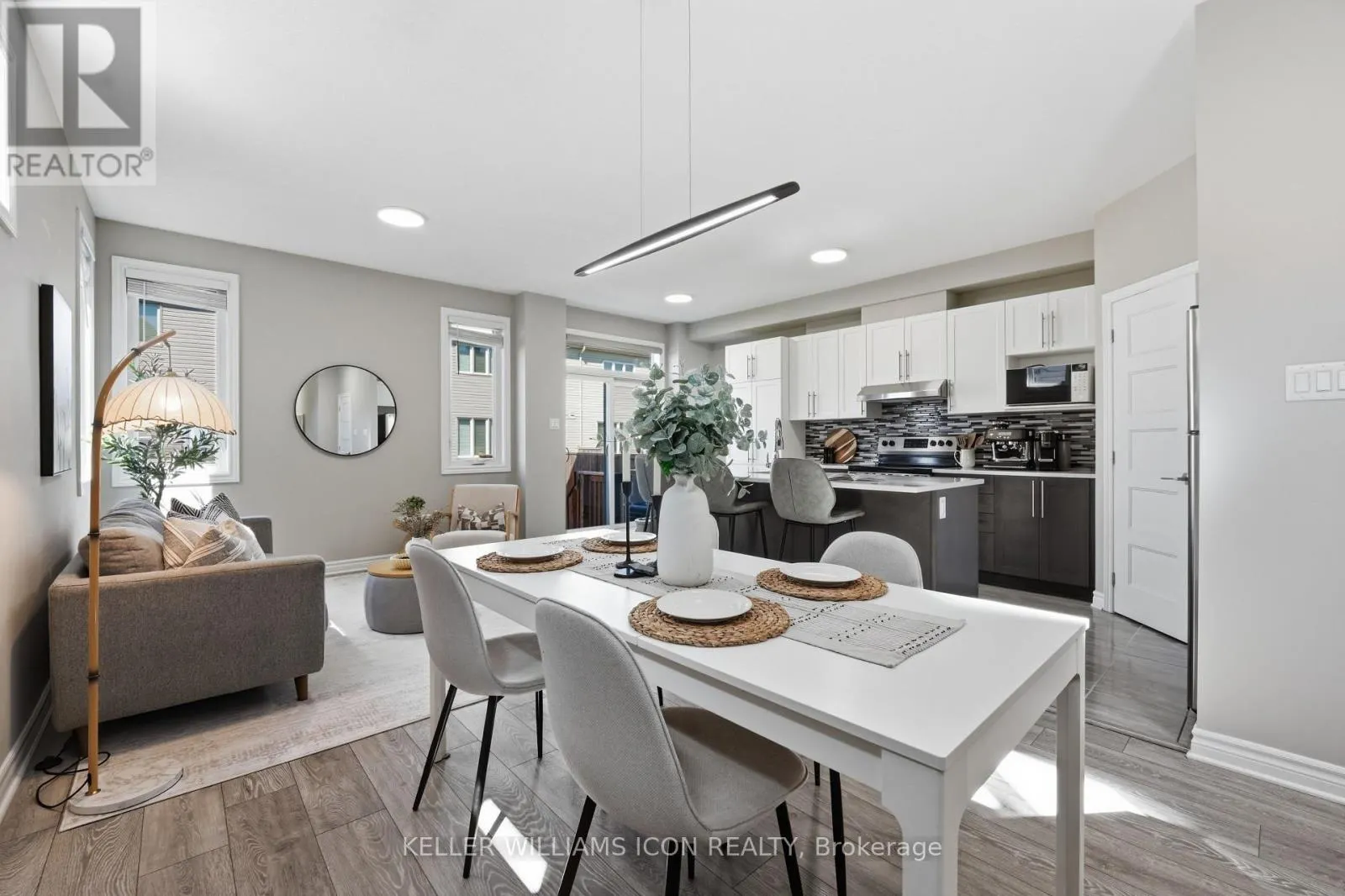 235 BANDELIER WAY