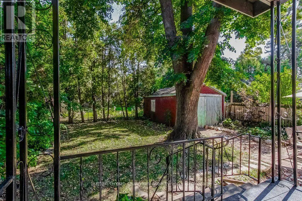 43 ROSSLYN AVENUE S