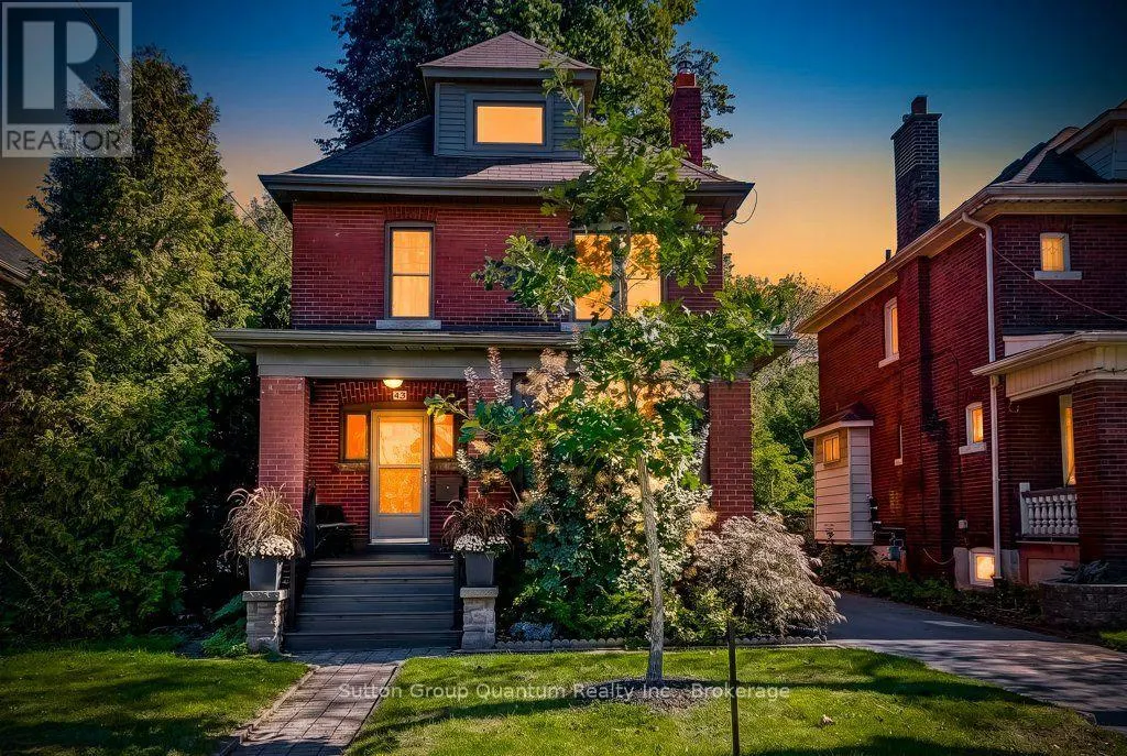 43 ROSSLYN AVENUE S