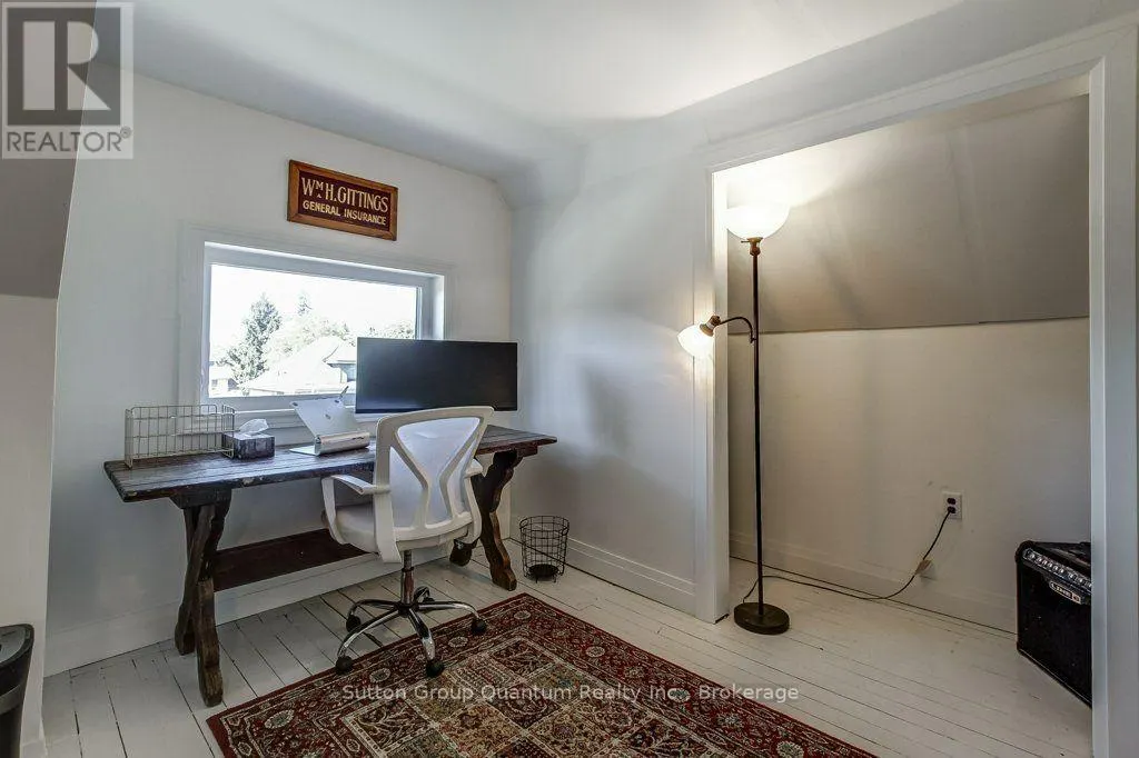 43 ROSSLYN AVENUE S