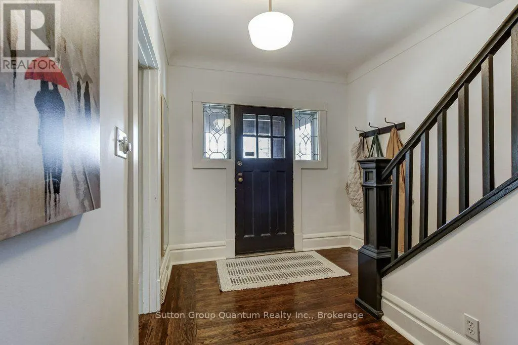 43 ROSSLYN AVENUE S