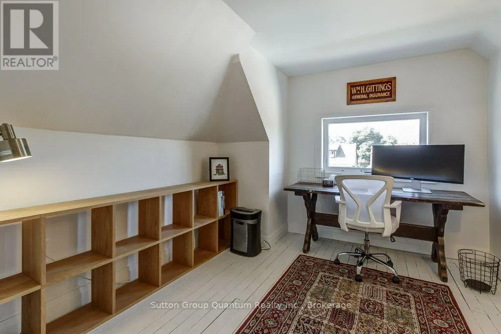 43 ROSSLYN AVENUE S