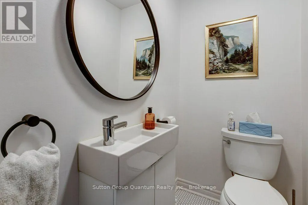 43 ROSSLYN AVENUE S