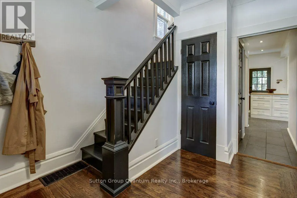 43 ROSSLYN AVENUE S