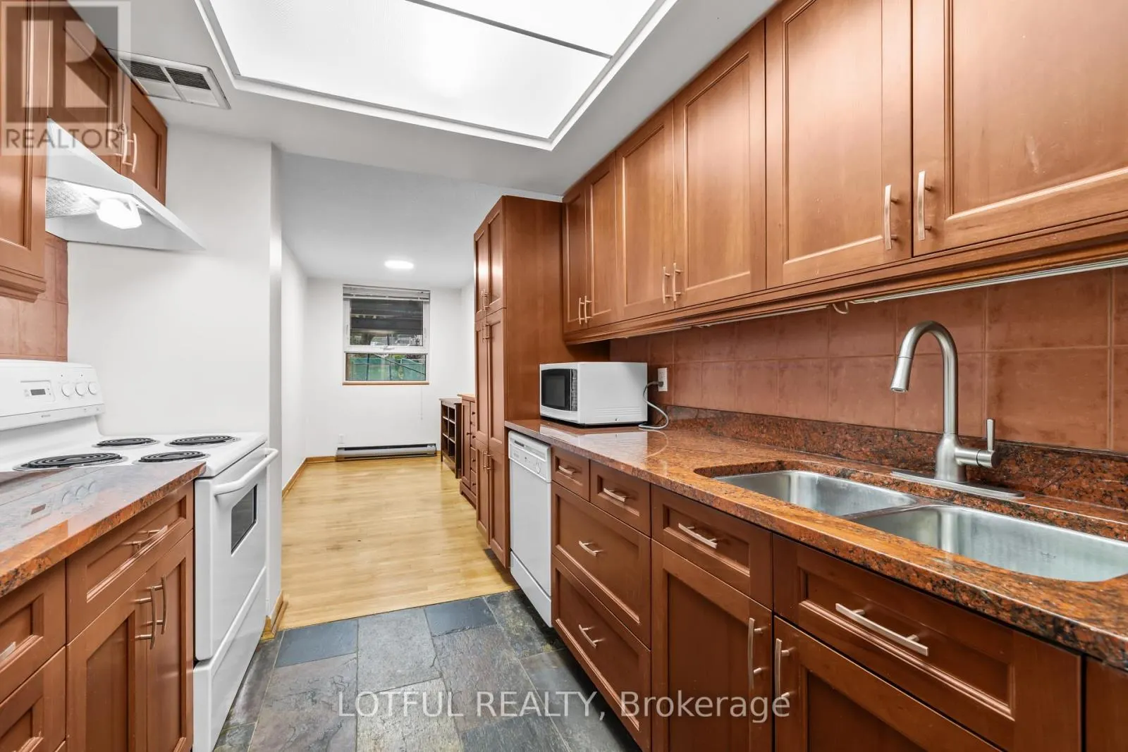 104 - 555 BRITTANY DRIVE