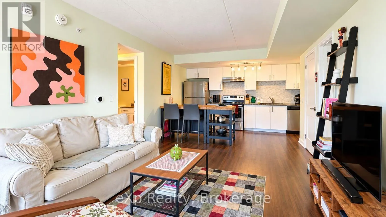 107 - 104 SUMMIT RIDGE DRIVE #107