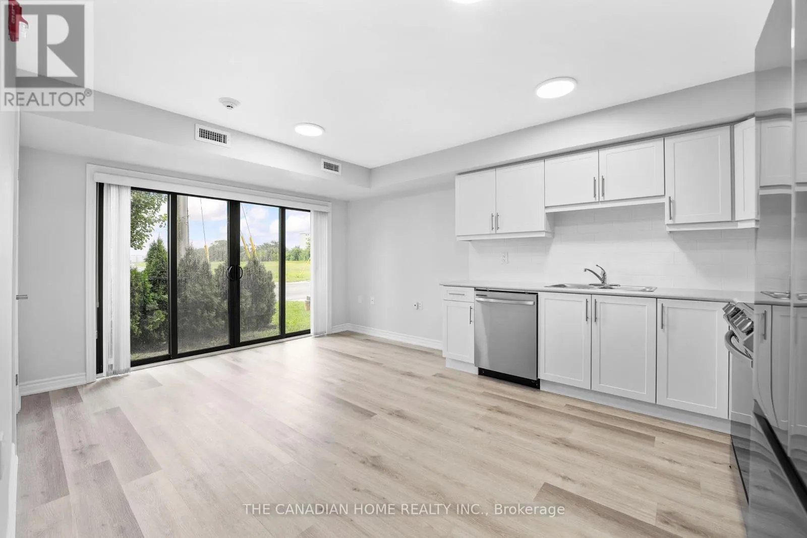 103 - 63 VINE STREET S