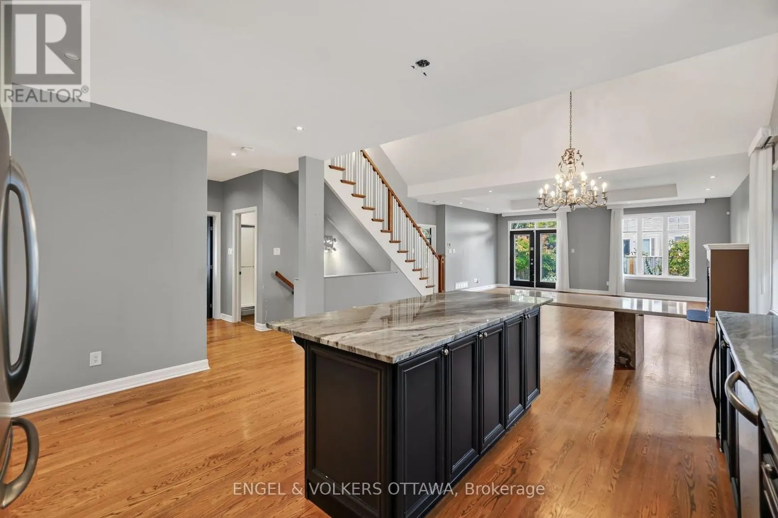 547 KILBIRNIE DRIVE