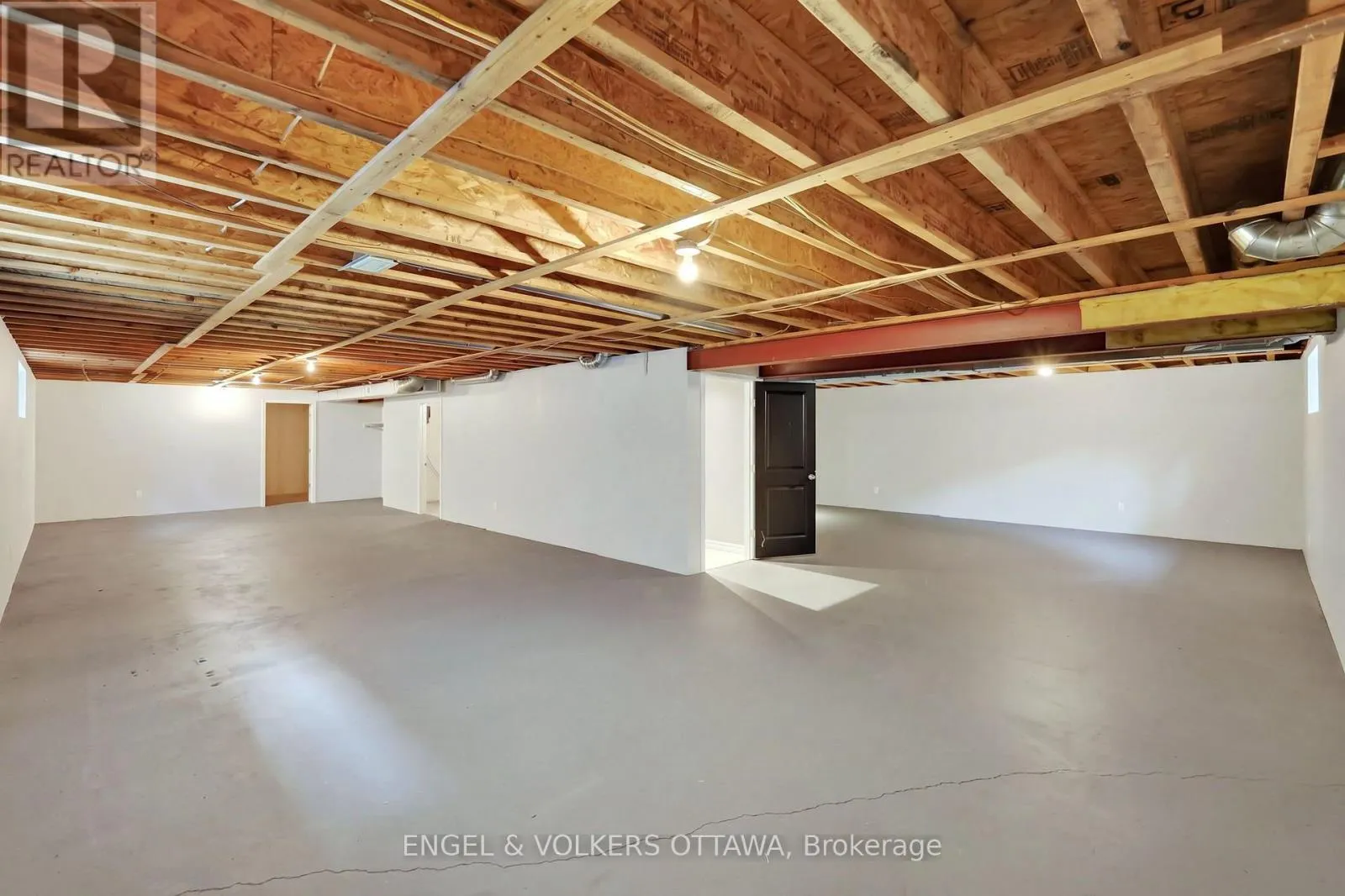 547 KILBIRNIE DRIVE
