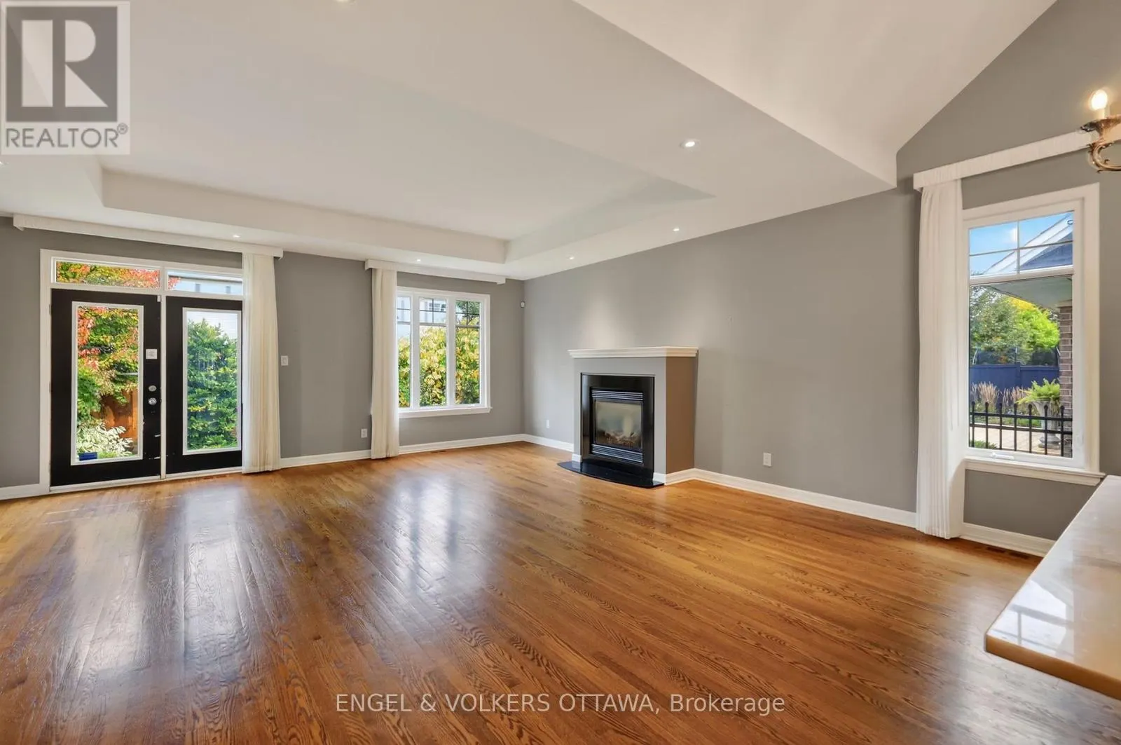 547 KILBIRNIE DRIVE