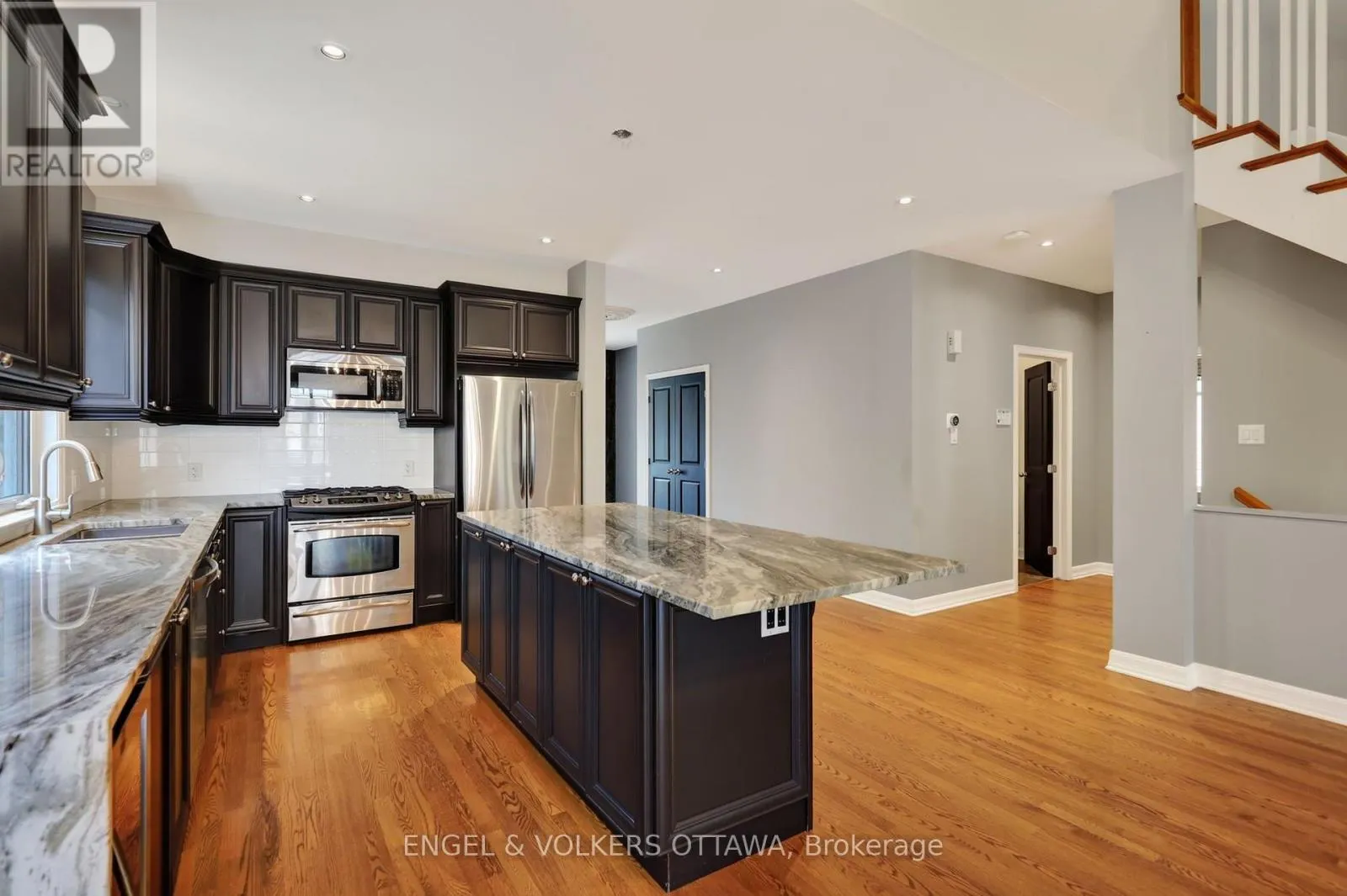 547 KILBIRNIE DRIVE