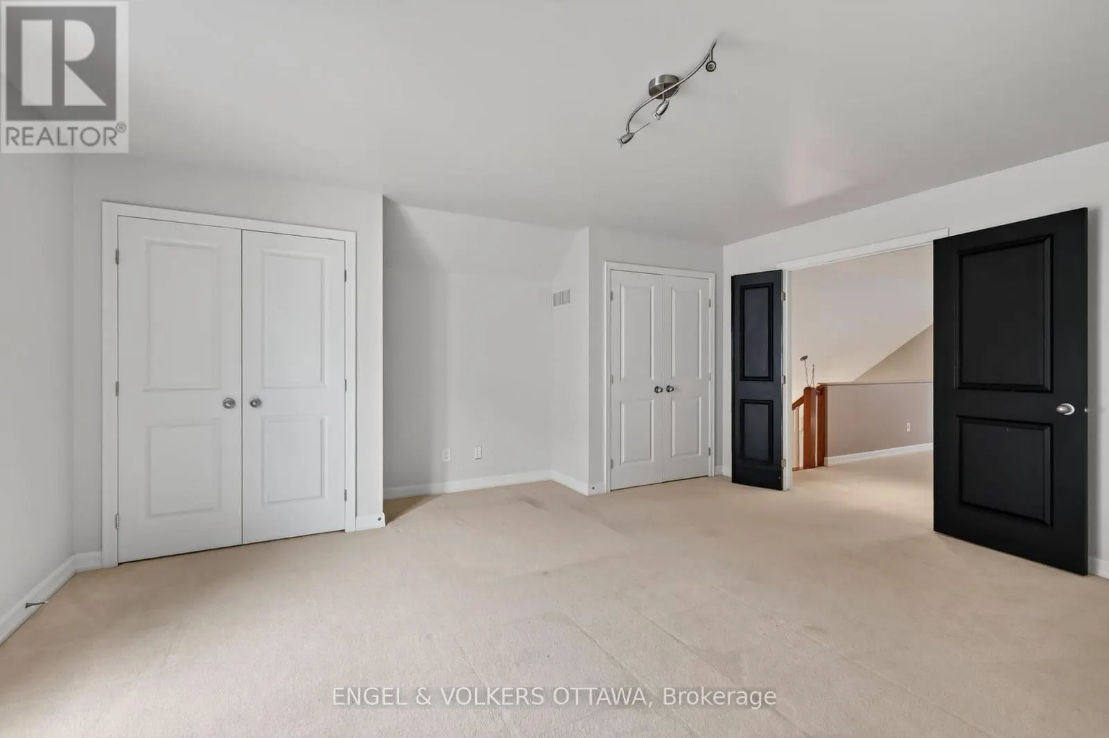 547 KILBIRNIE DRIVE