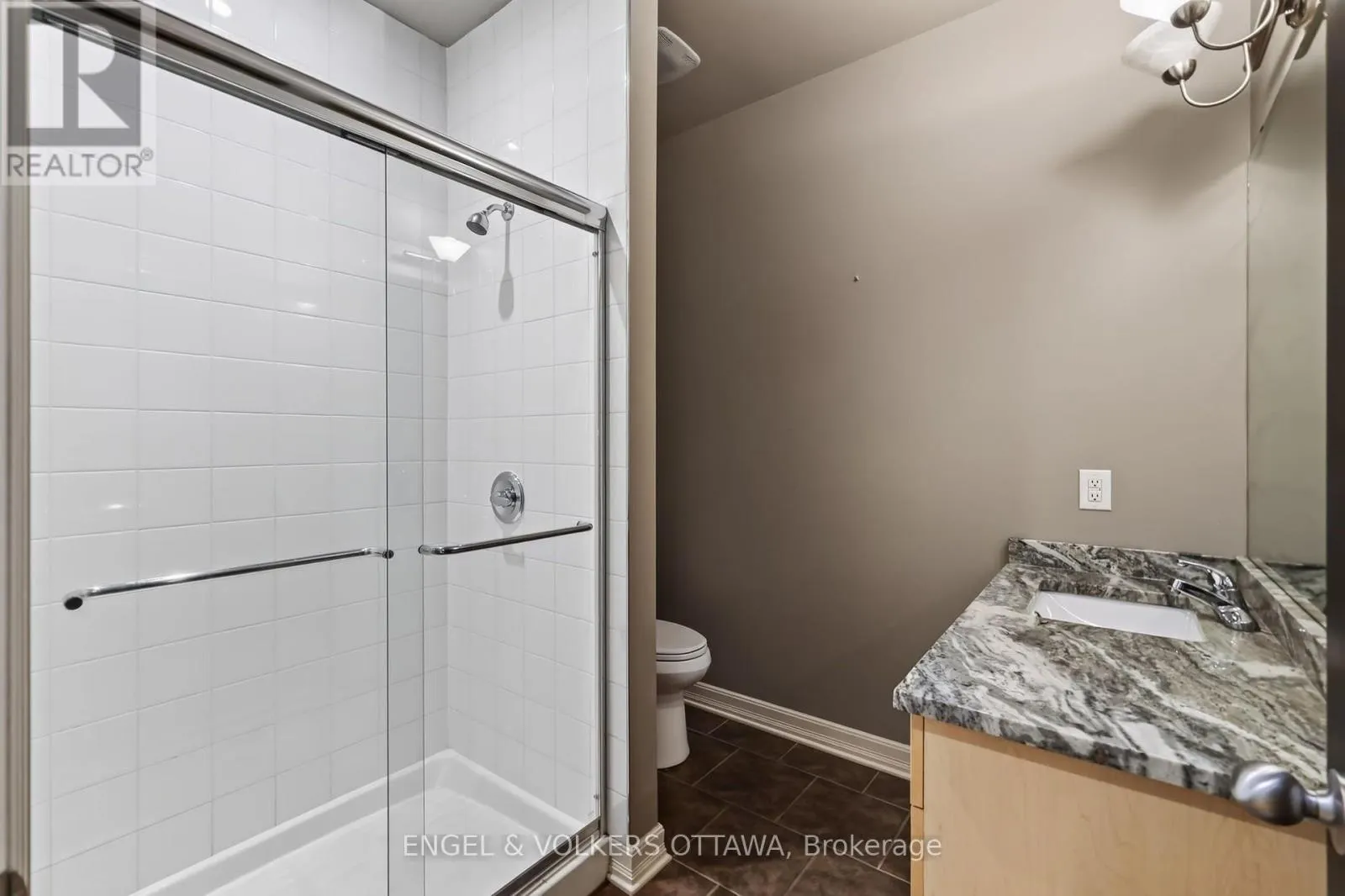 547 KILBIRNIE DRIVE