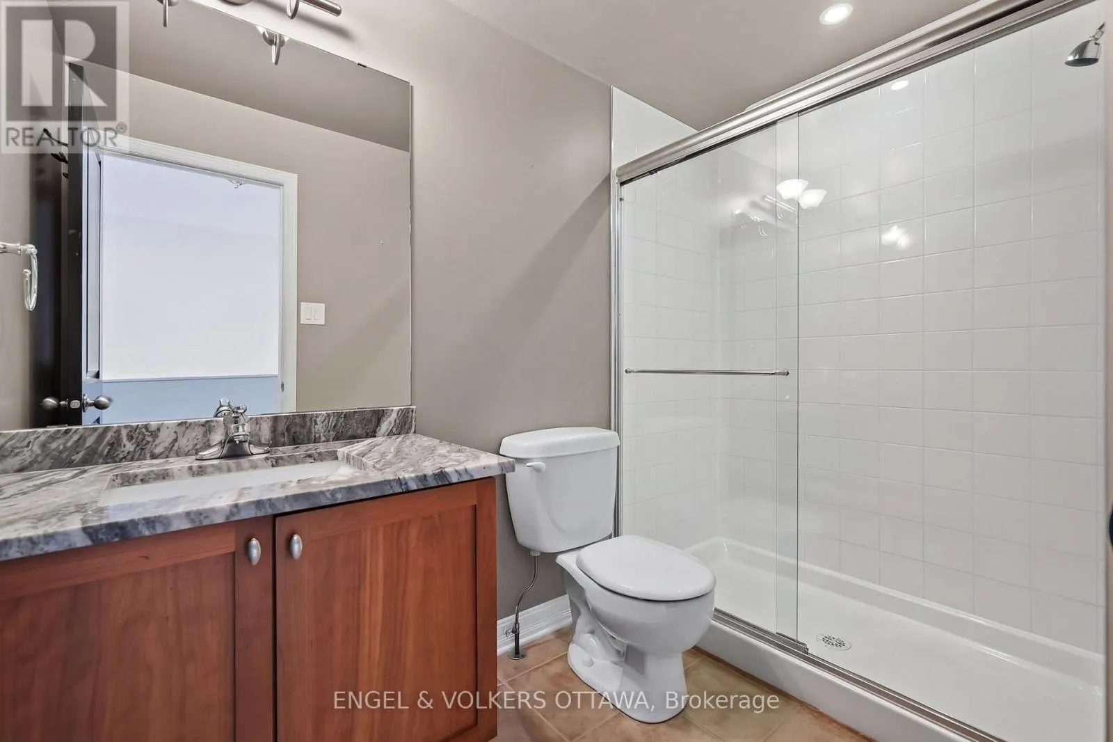547 KILBIRNIE DRIVE