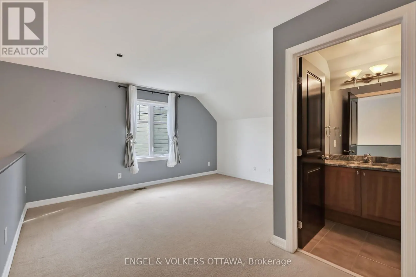 547 KILBIRNIE DRIVE
