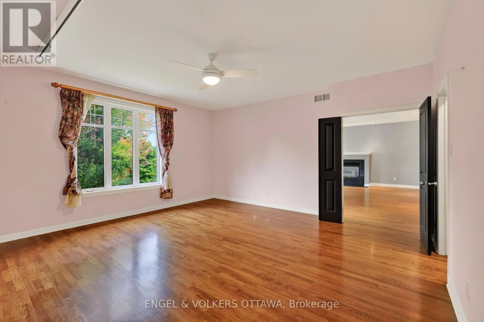 547 KILBIRNIE DRIVE