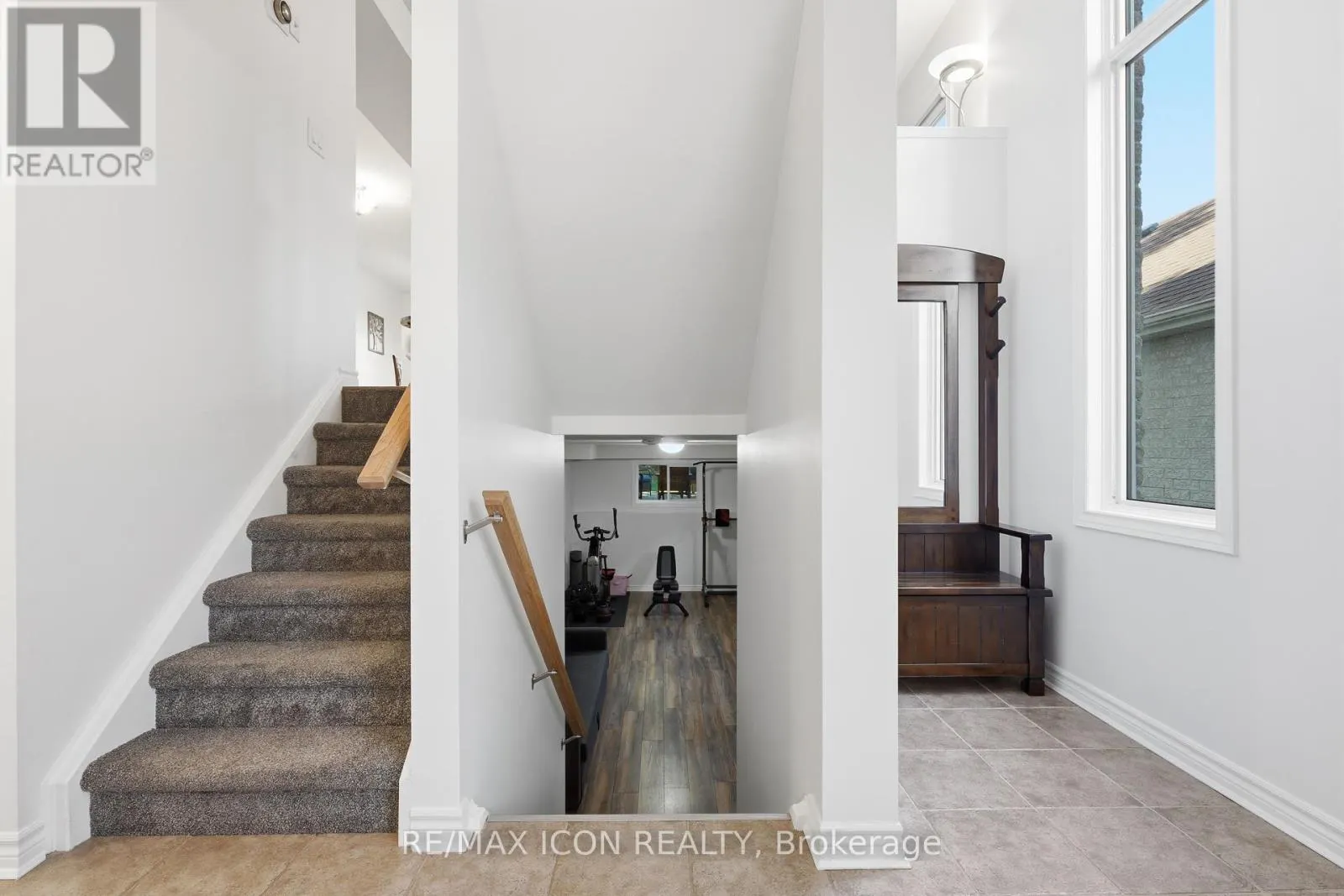 104 AMANDA WALK