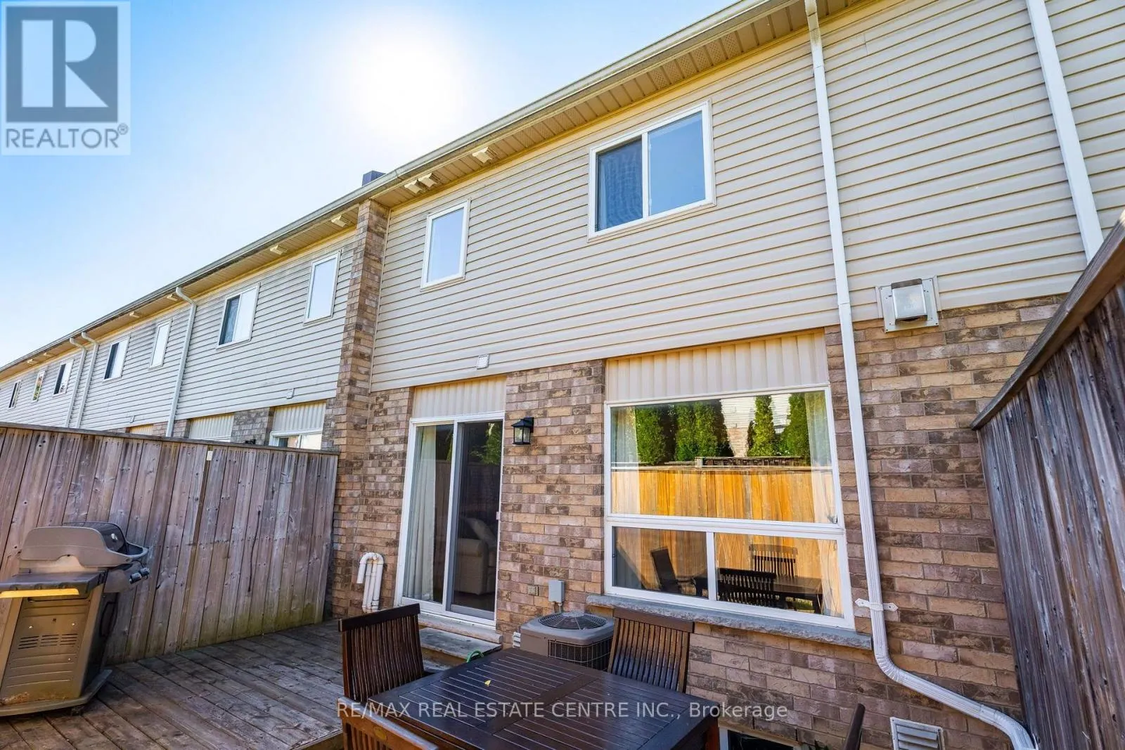 11 - 20 SHACKLETON DRIVE