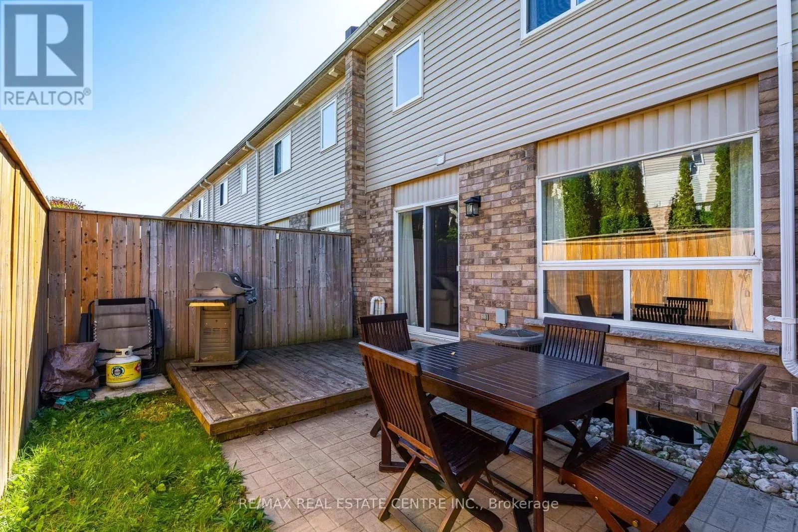 11 - 20 SHACKLETON DRIVE