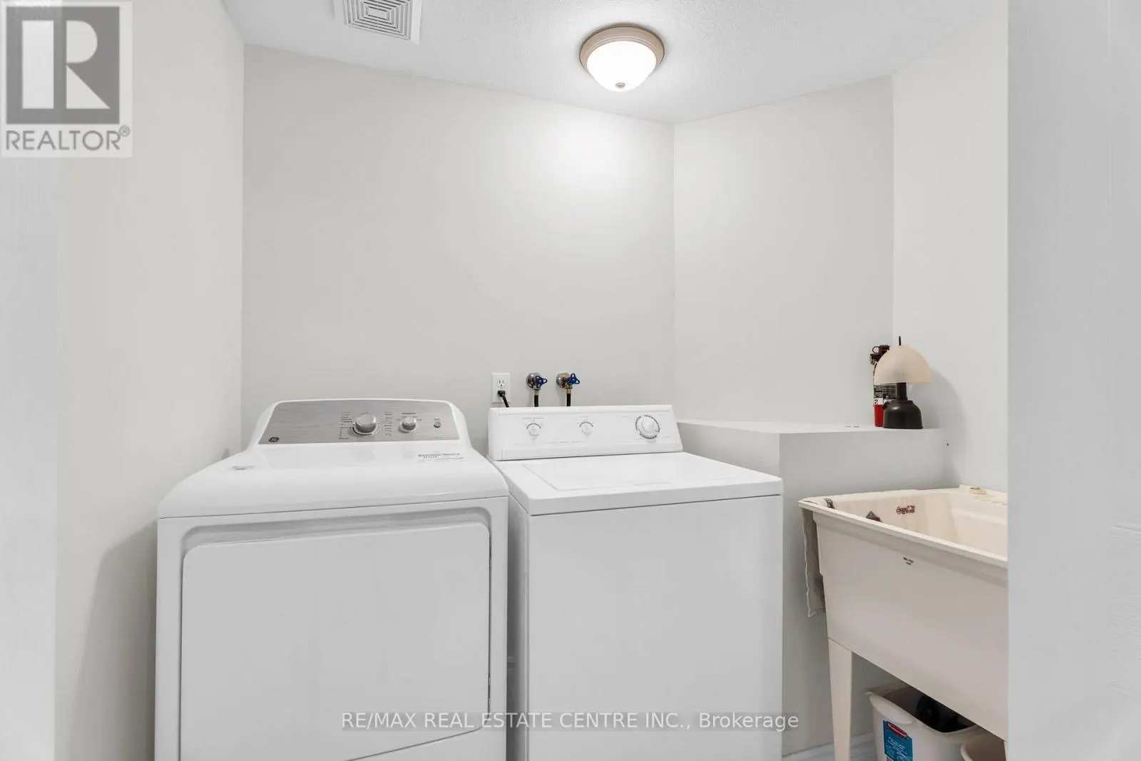 11 - 20 SHACKLETON DRIVE