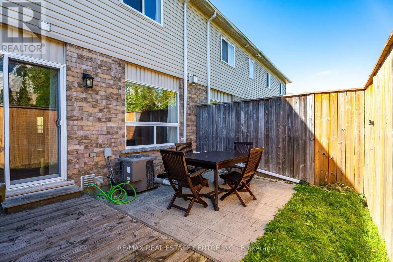 11 - 20 SHACKLETON DRIVE