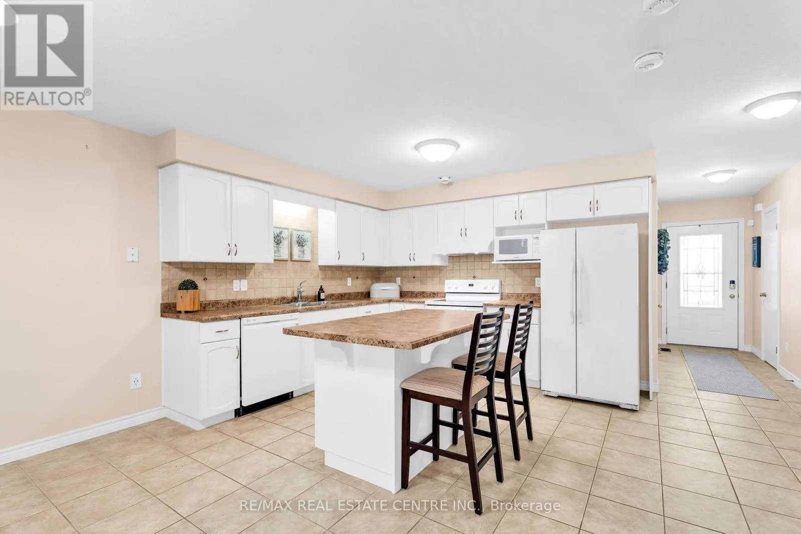 11 - 20 SHACKLETON DRIVE