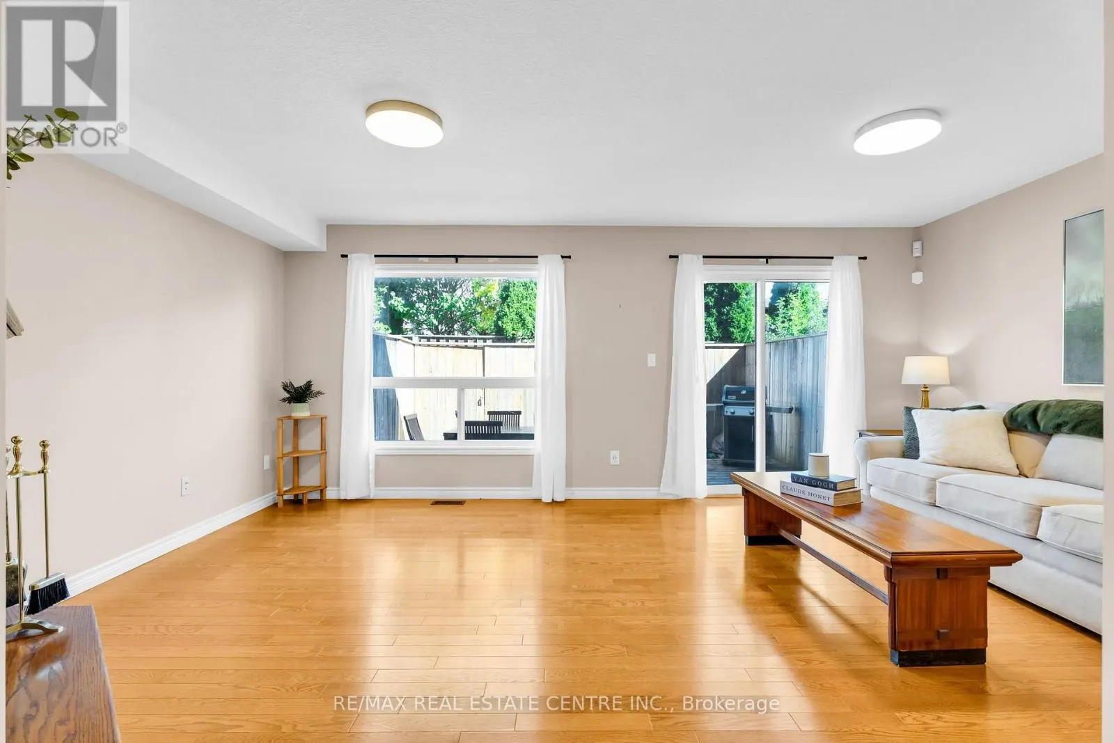11 - 20 SHACKLETON DRIVE