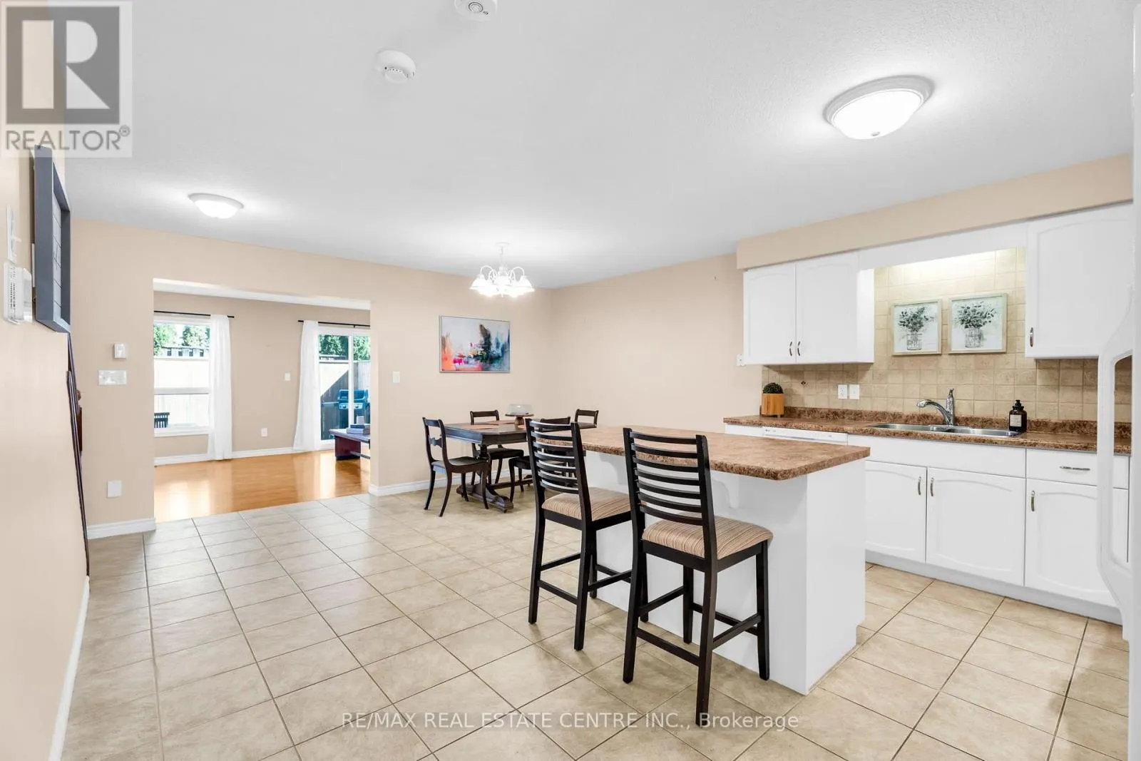11 - 20 SHACKLETON DRIVE