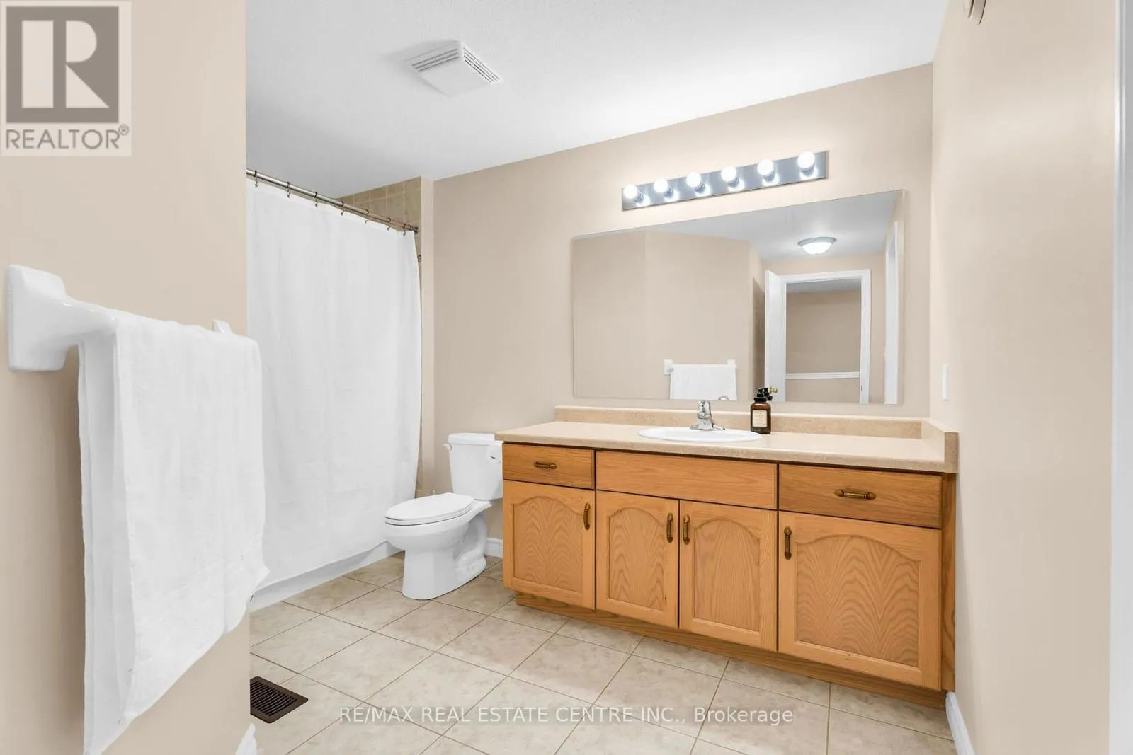 11 - 20 SHACKLETON DRIVE