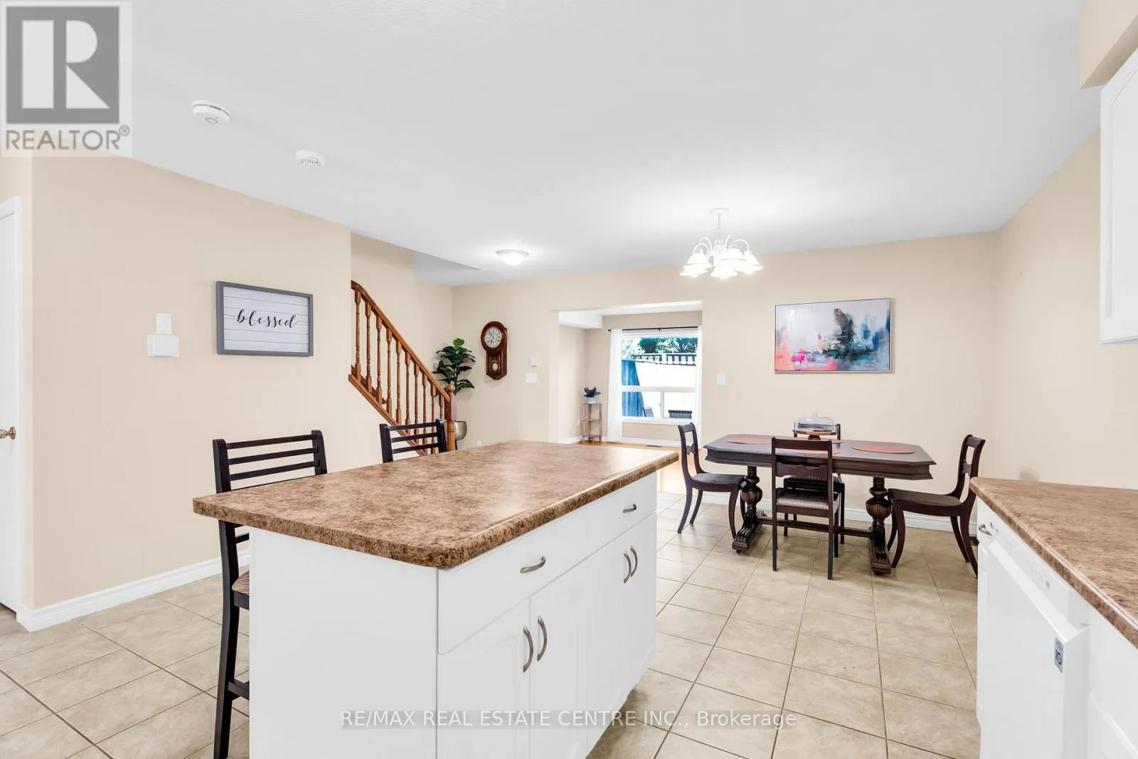 11 - 20 SHACKLETON DRIVE