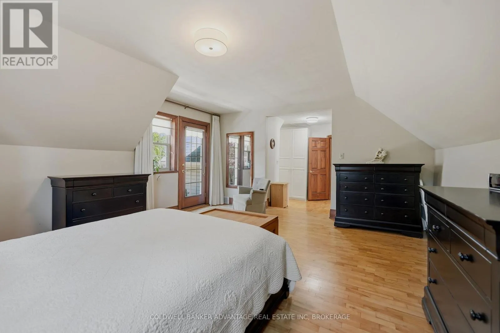 4698 SANDY COVE DRIVE