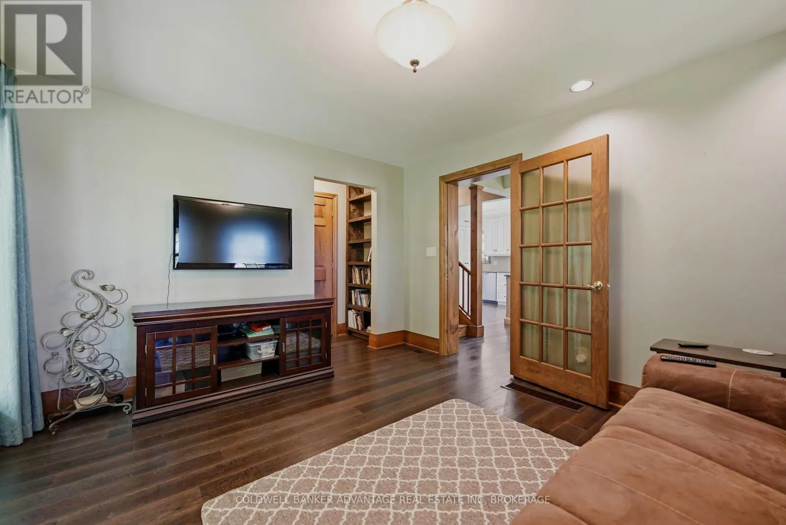4698 SANDY COVE DRIVE