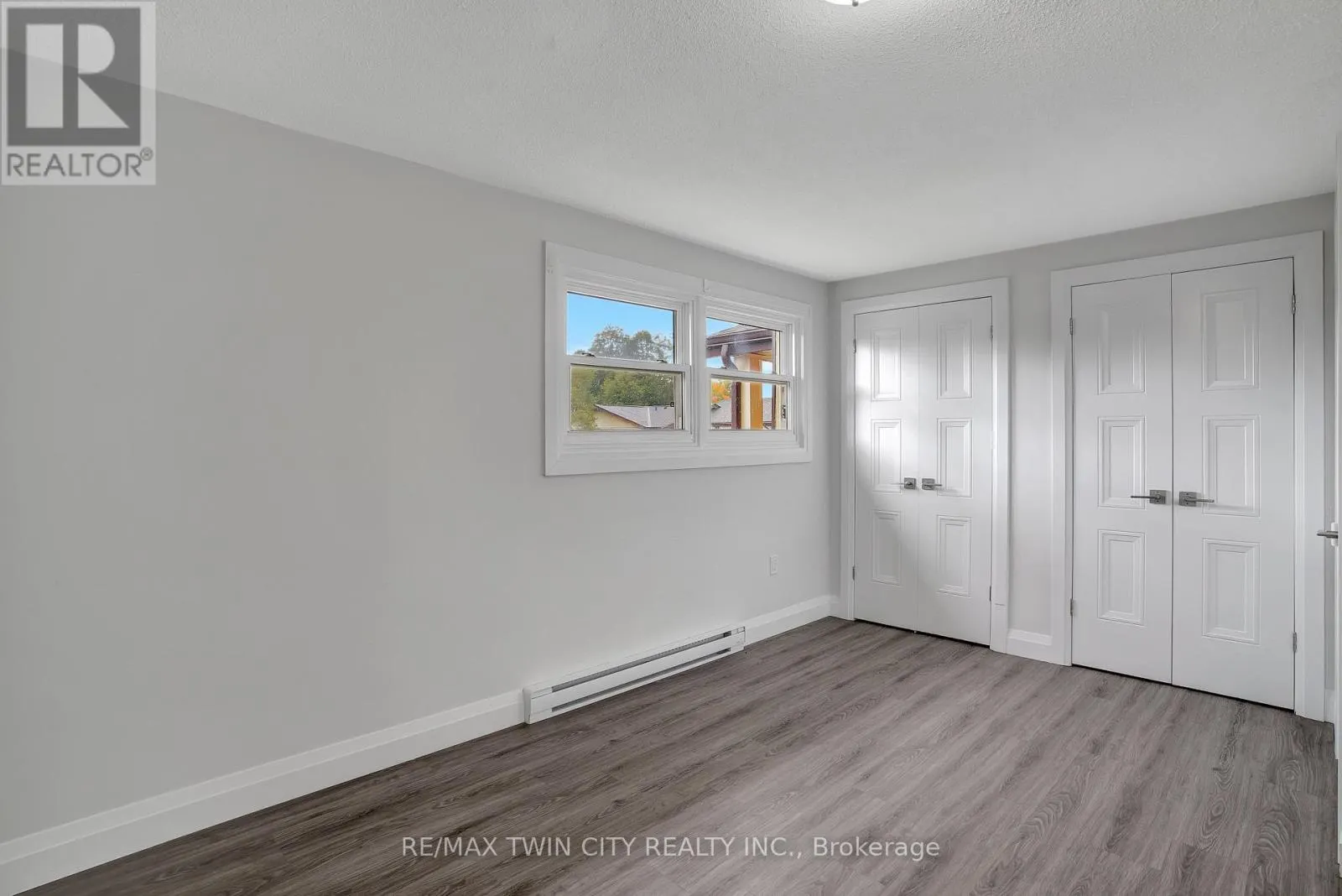 25 - 162 JANSEN AVENUE