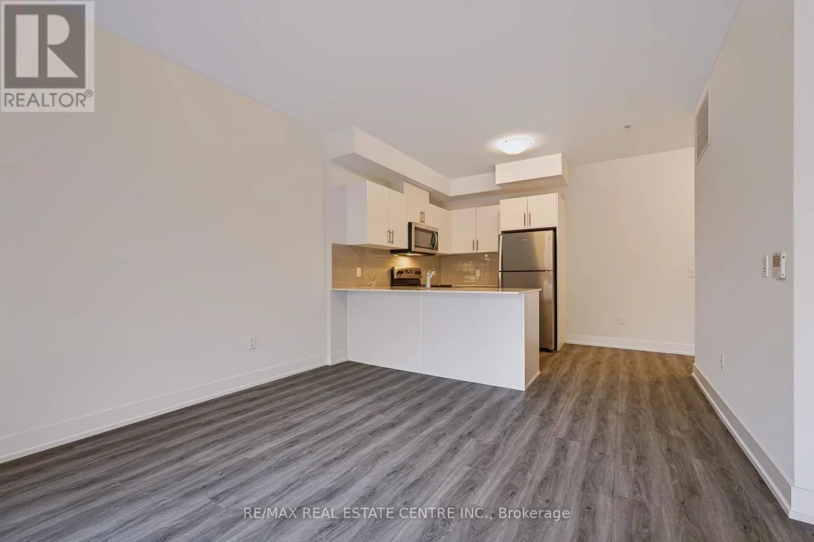 106 - 1000 LACKNER PLACE
