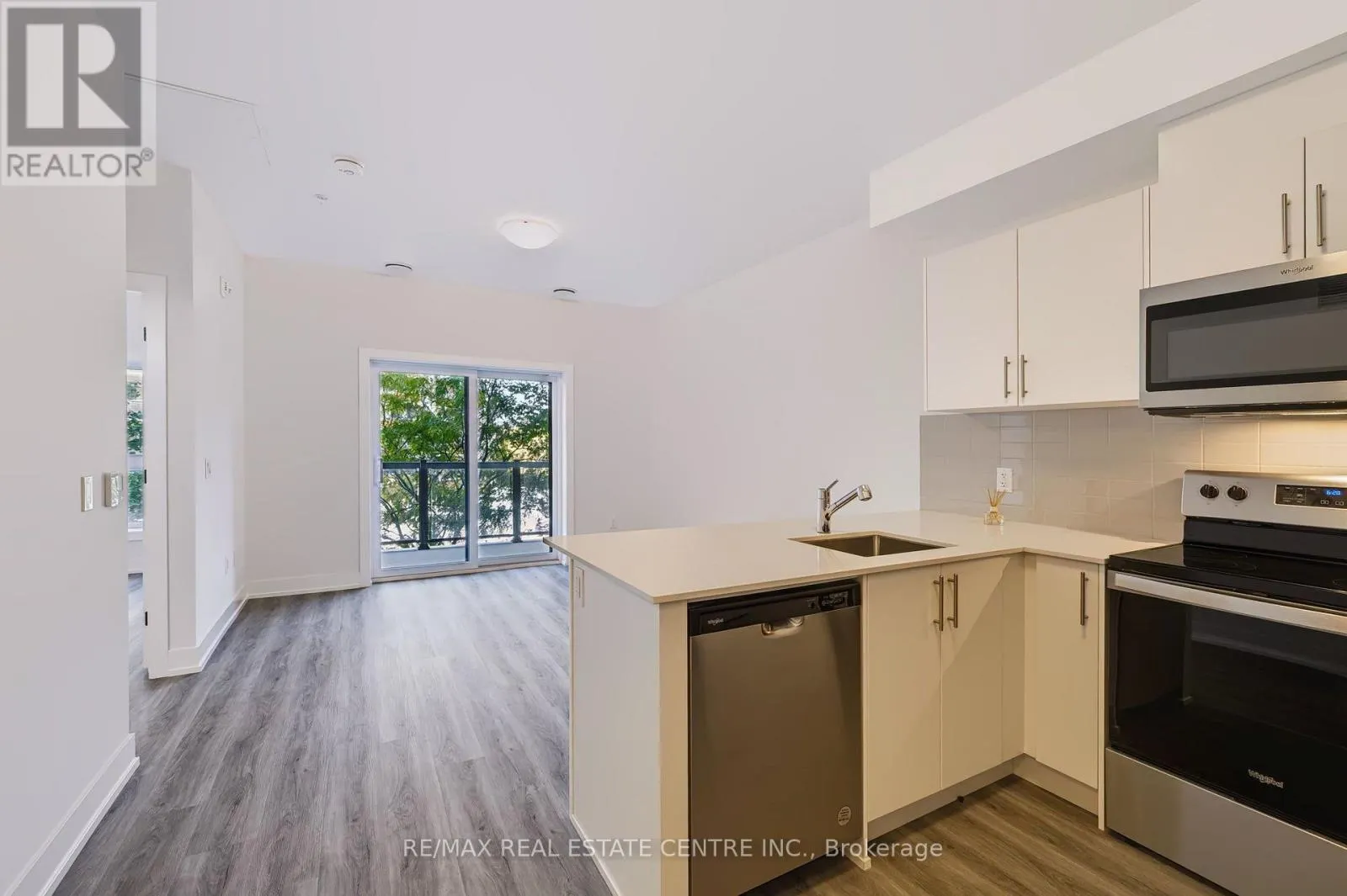 106 - 1000 LACKNER PLACE