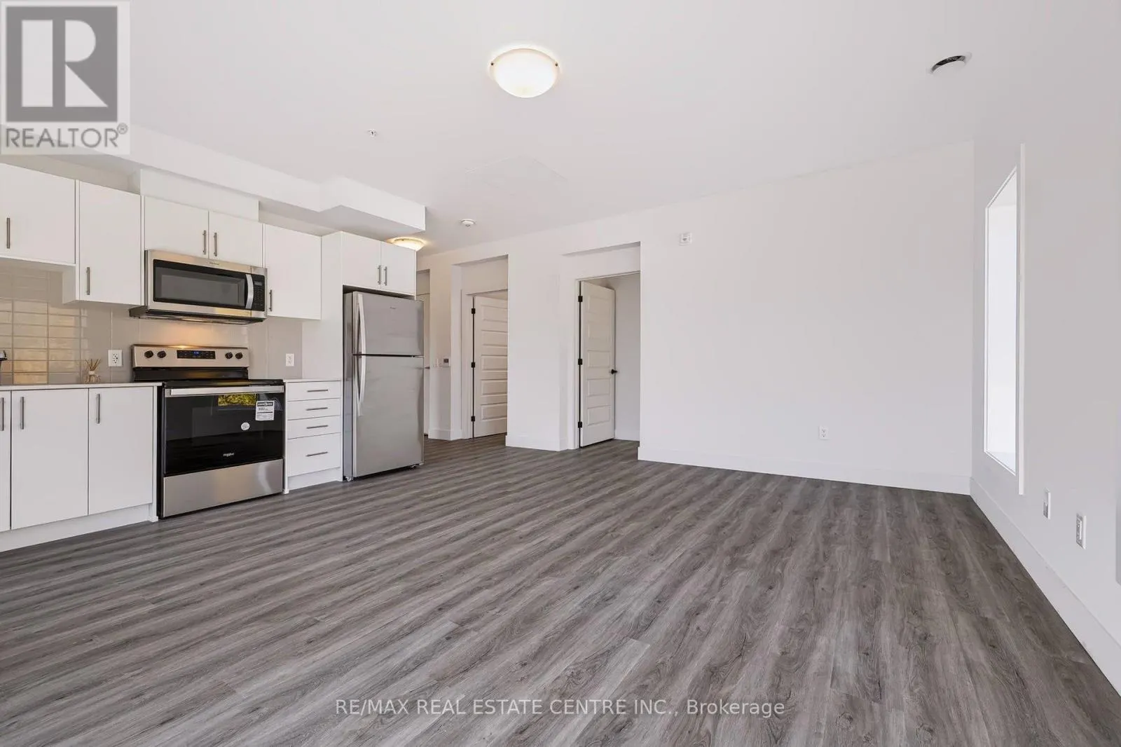 313 - 1000 LACKNER PLACE