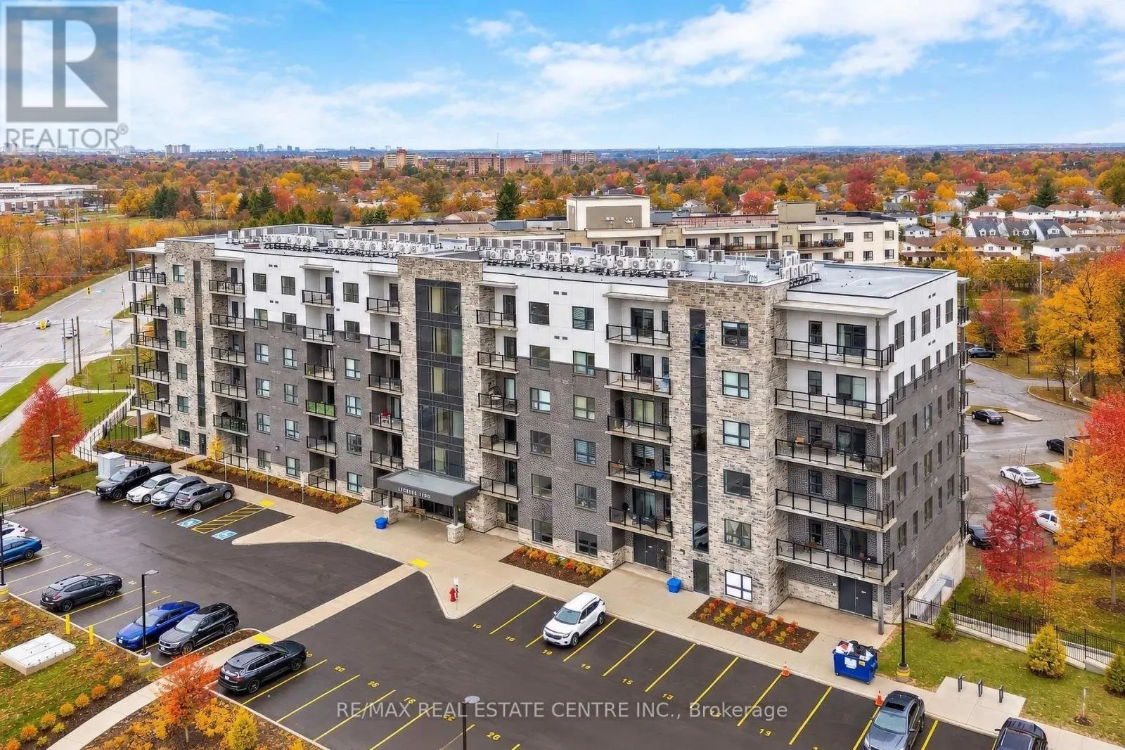 313 - 1000 LACKNER PLACE