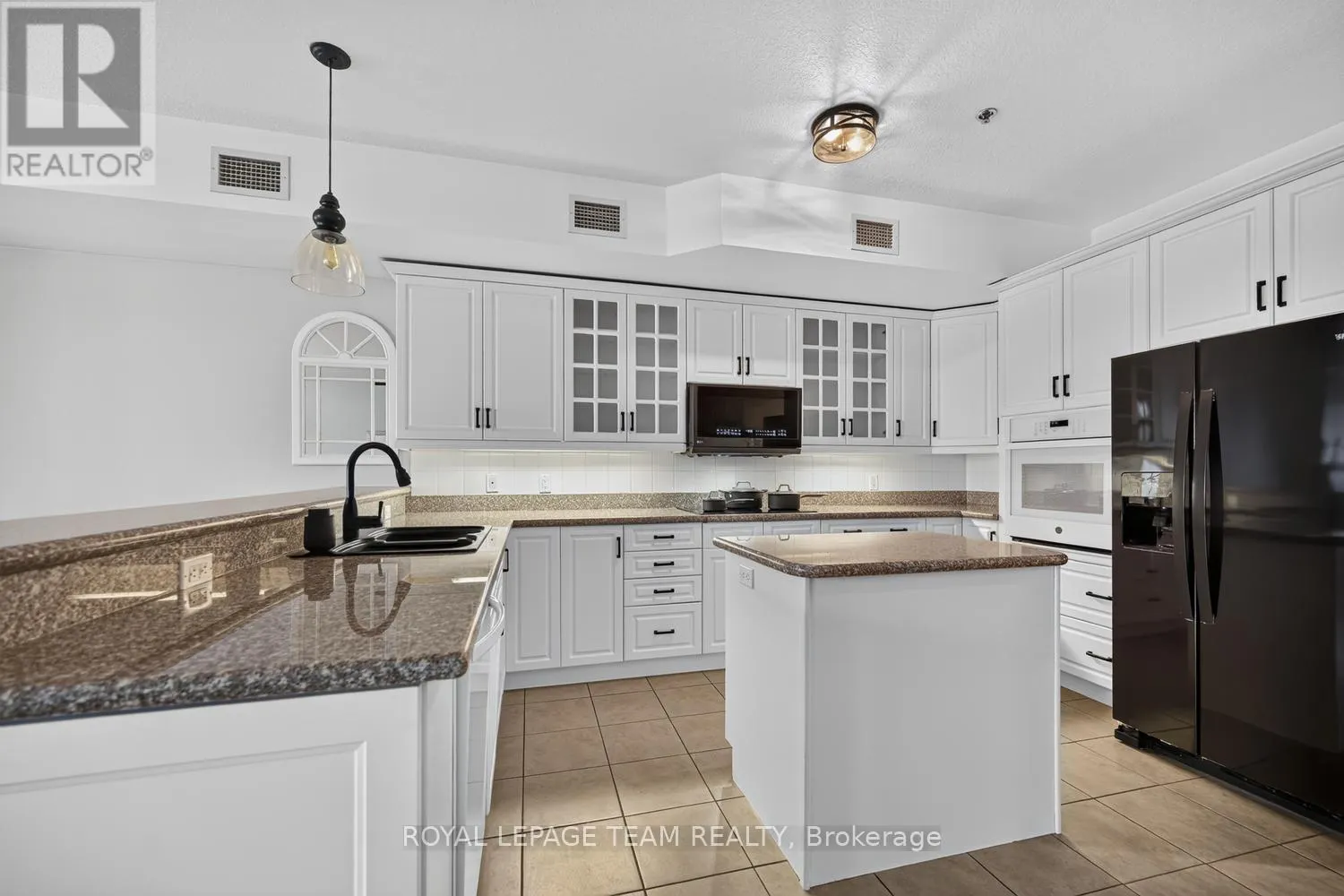 205 - 175 WATER STREET W