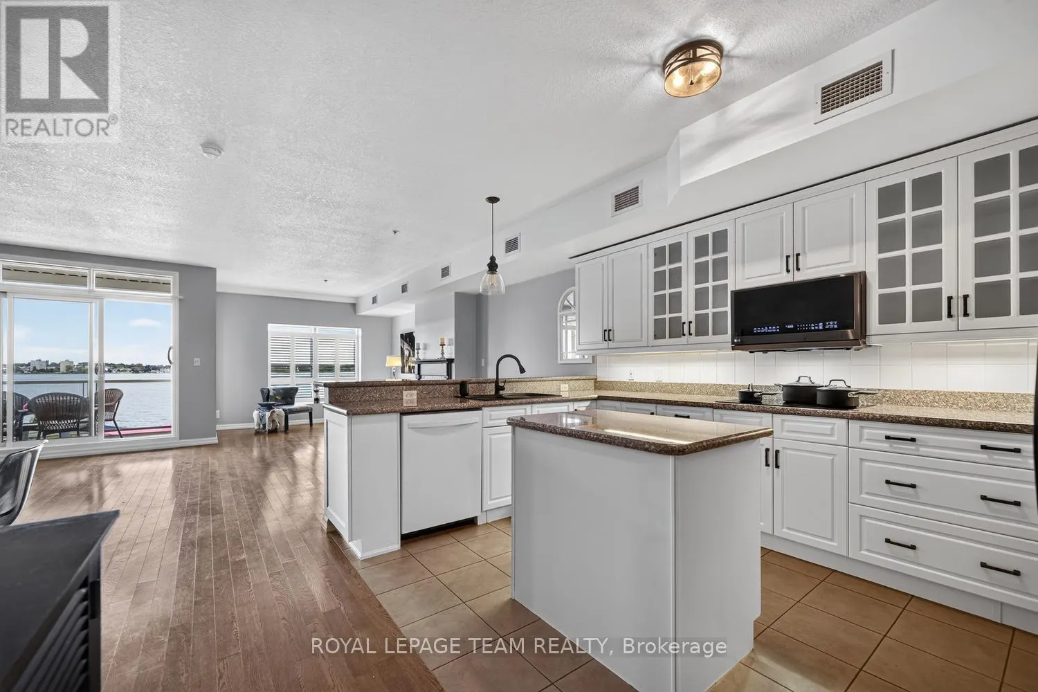 205 - 175 WATER STREET W