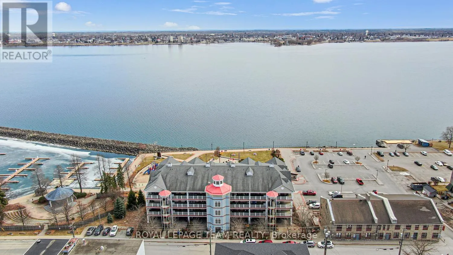 205 - 175 WATER STREET W