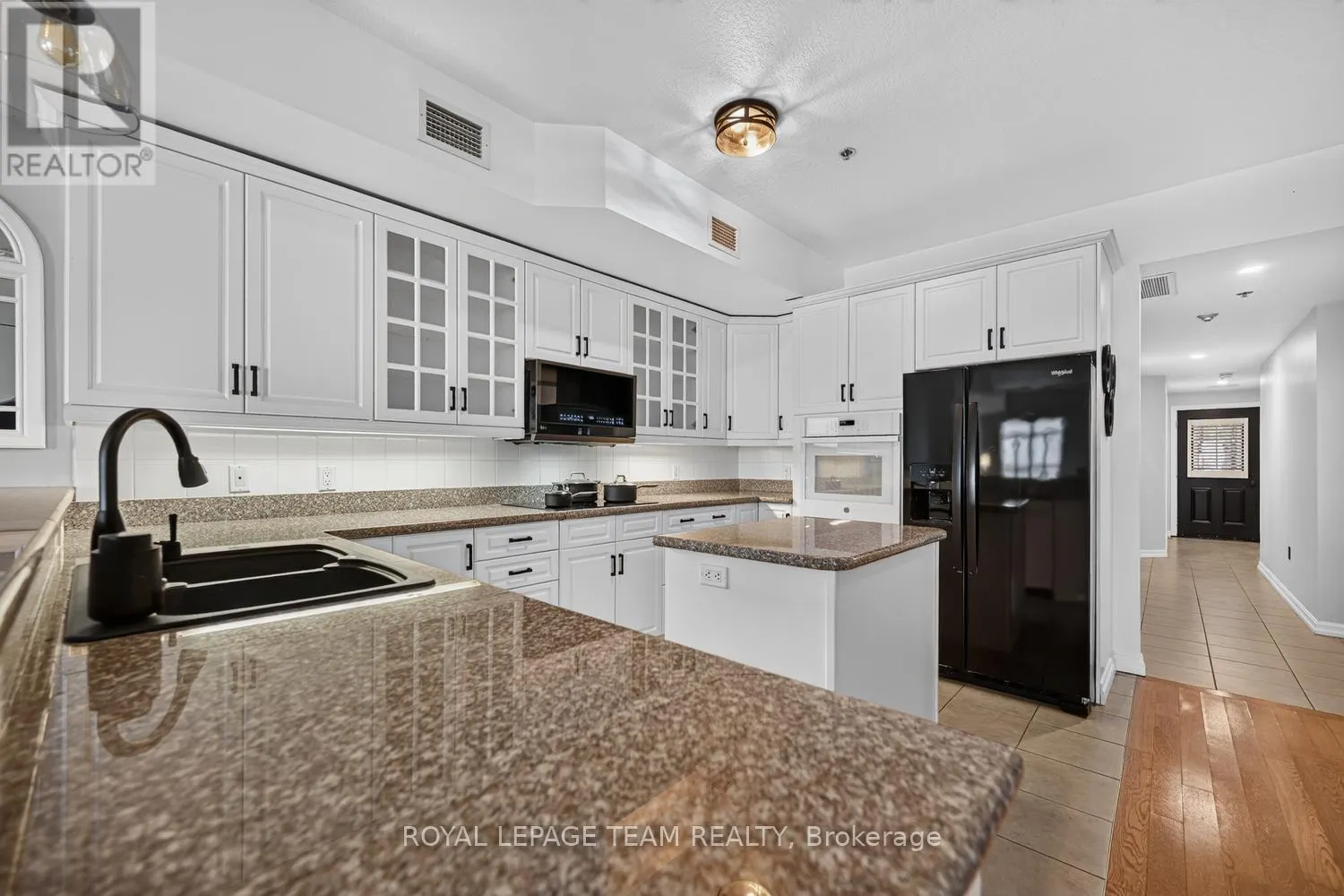 205 - 175 WATER STREET W