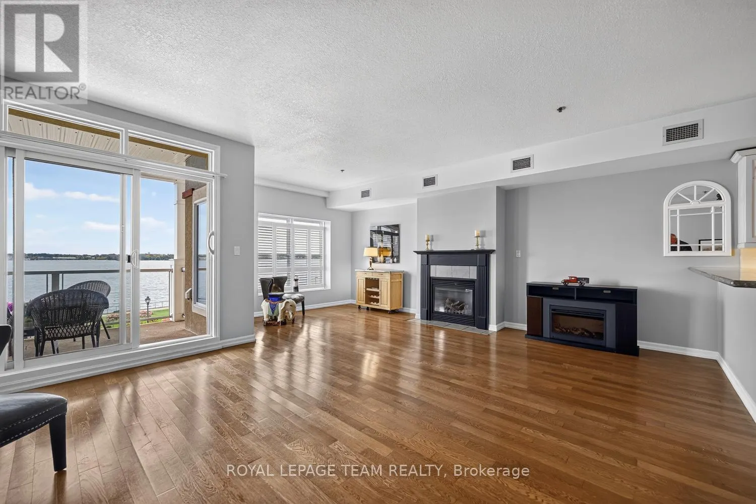 205 - 175 WATER STREET W