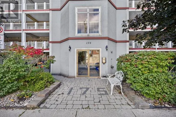 205 - 175 WATER STREET W