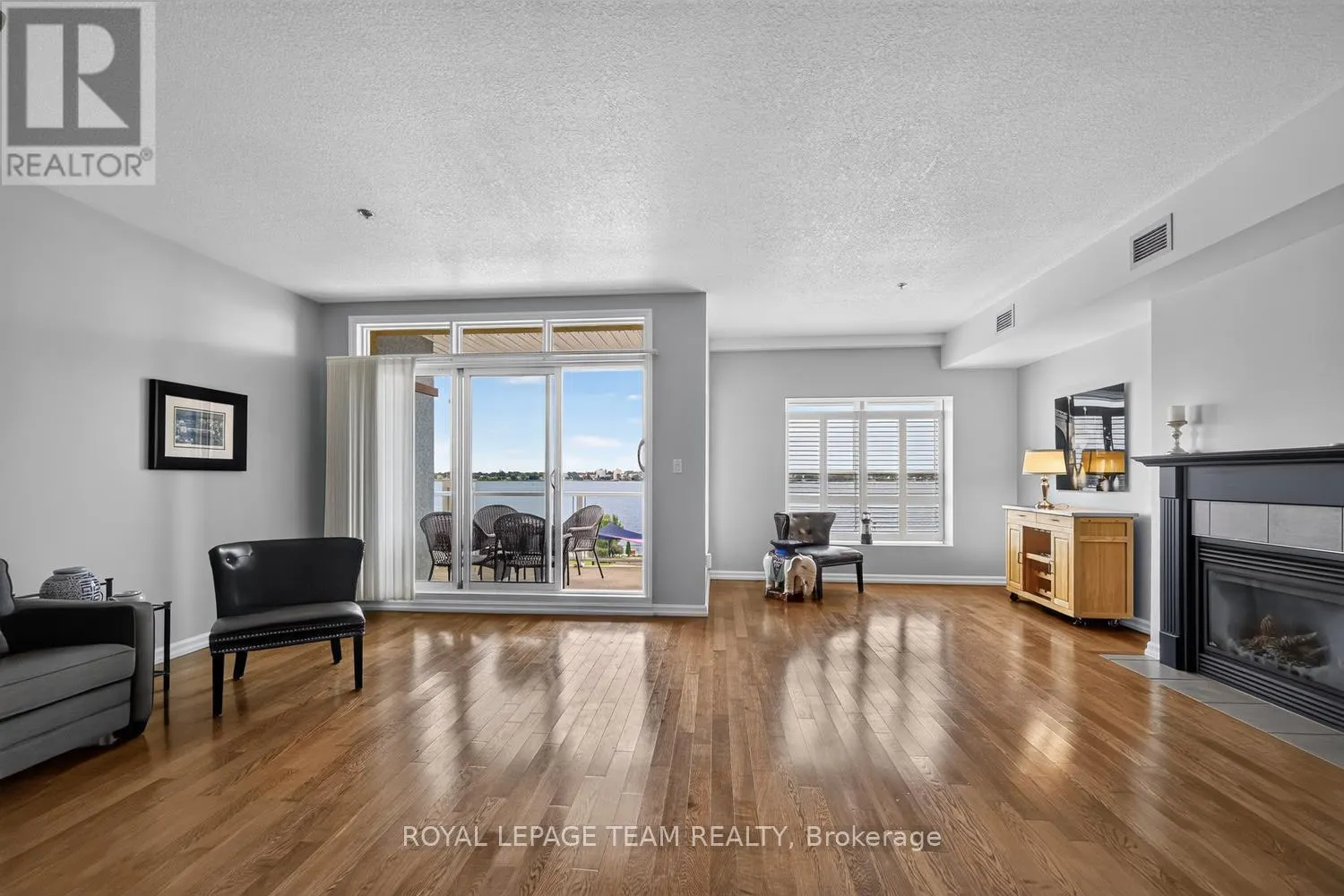 205 - 175 WATER STREET W