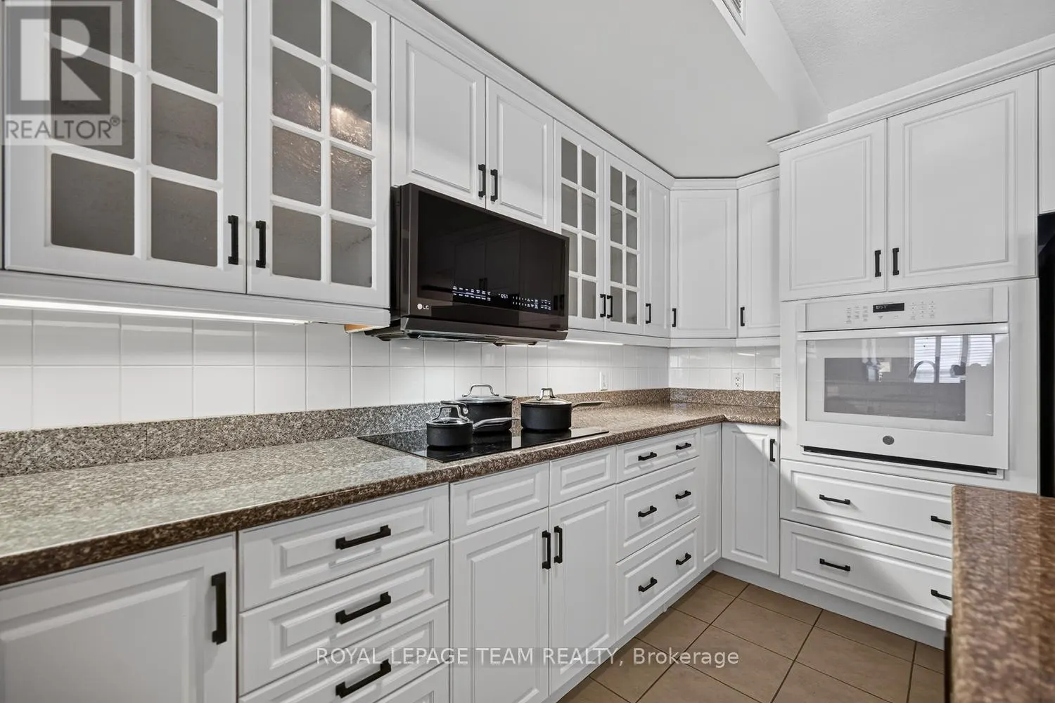 205 - 175 WATER STREET W