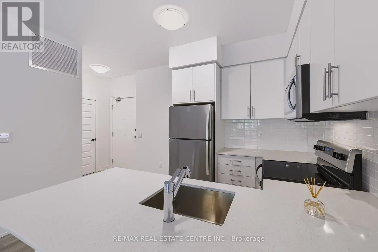 124 - 1100 LACKNER PLACE