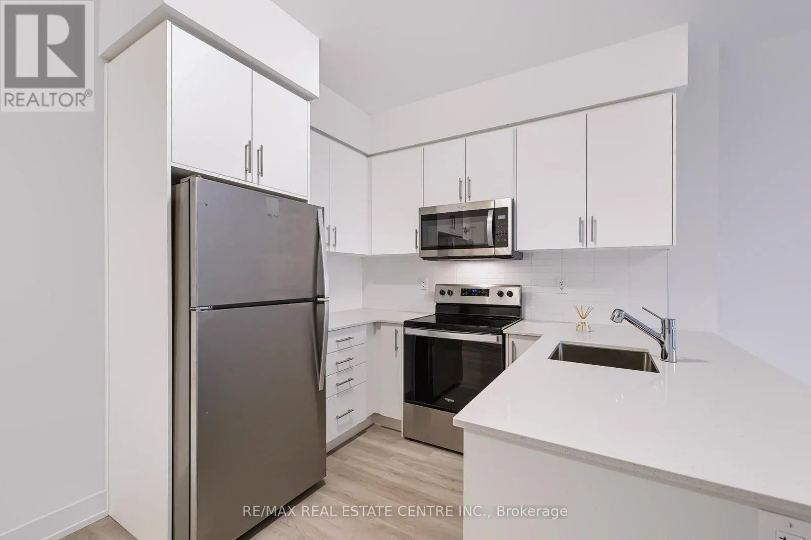 124 - 1100 LACKNER PLACE