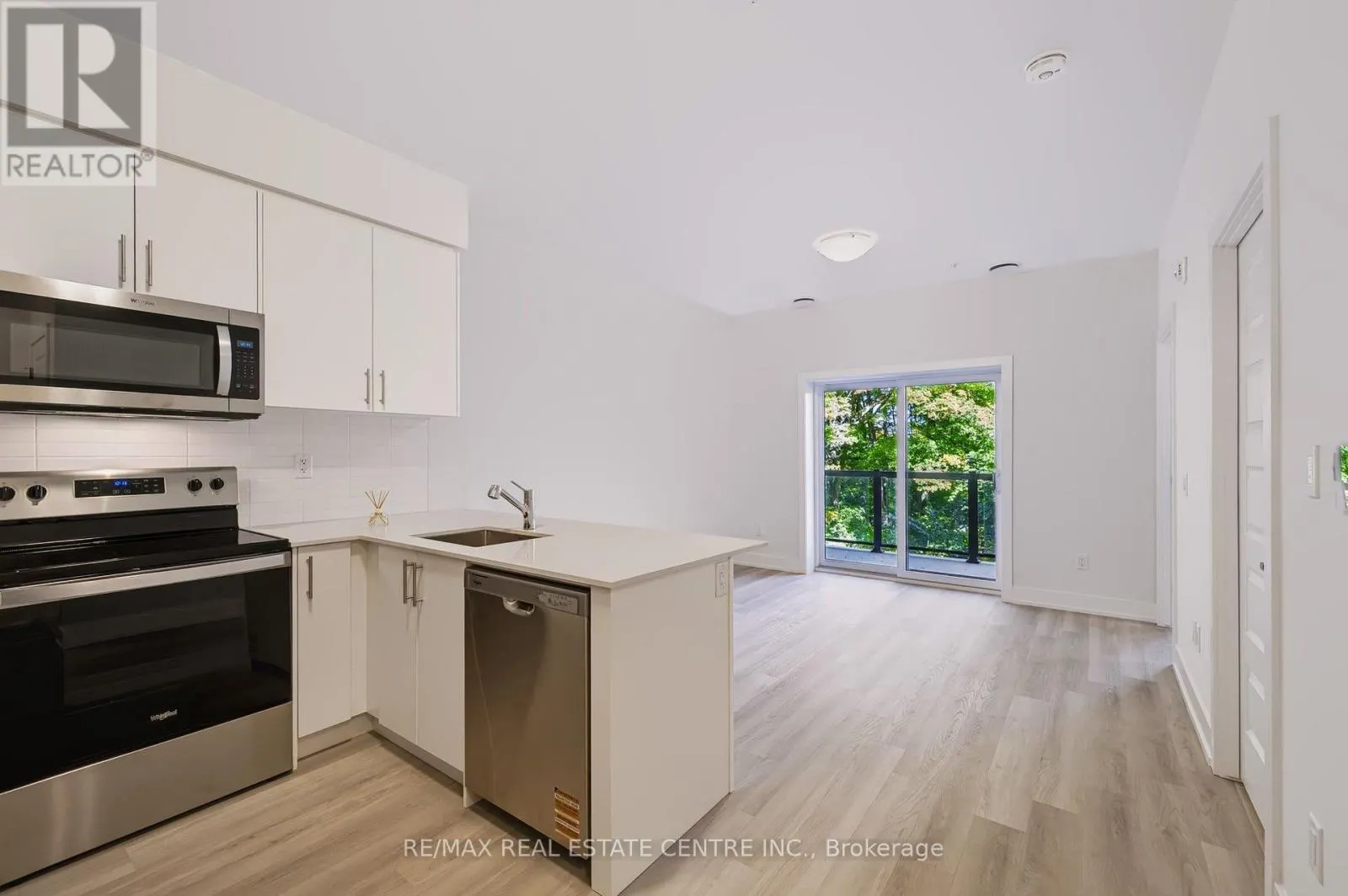 124 - 1100 LACKNER PLACE
