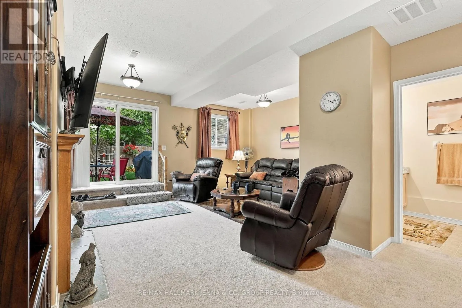 64 WHALINGS CIRCLE
