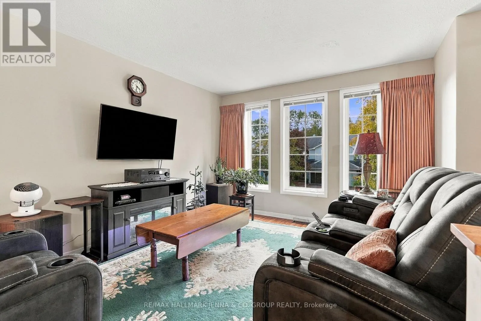 64 WHALINGS CIRCLE